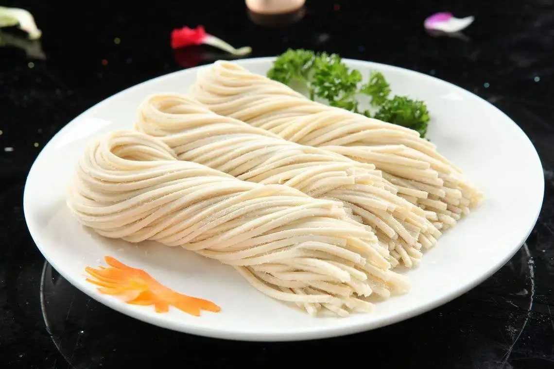 盒裝鮮面條包裝機(jī)，鎖鮮每一份美味